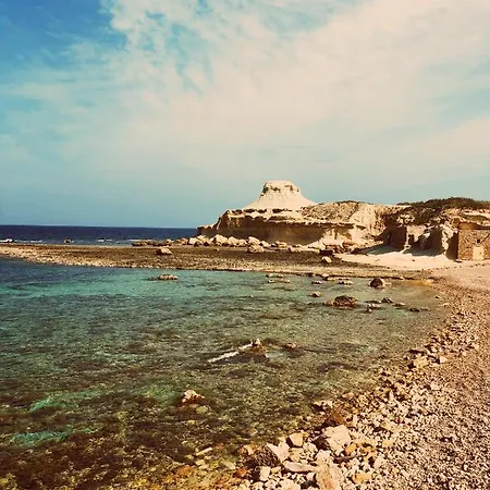 Pebbles, 1 * Marsalforn