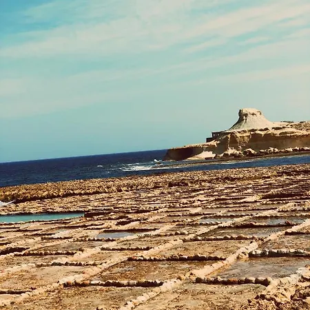 Pebbles, 1 * Marsalforn