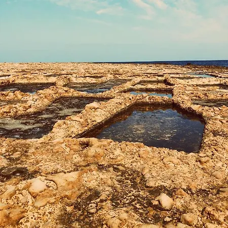 Pebbles, 1 * Marsalforn