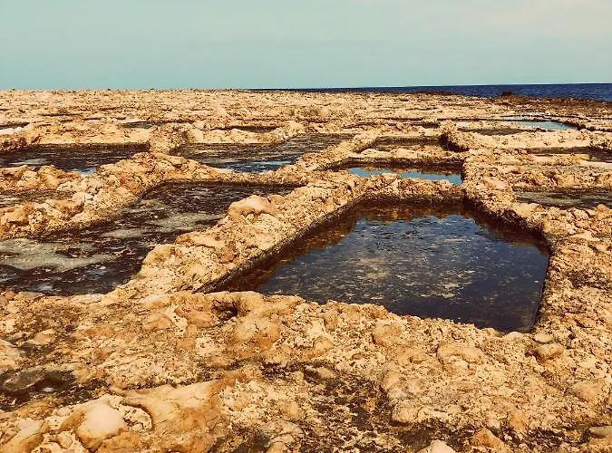 Pebbles, 1 * Marsalforn